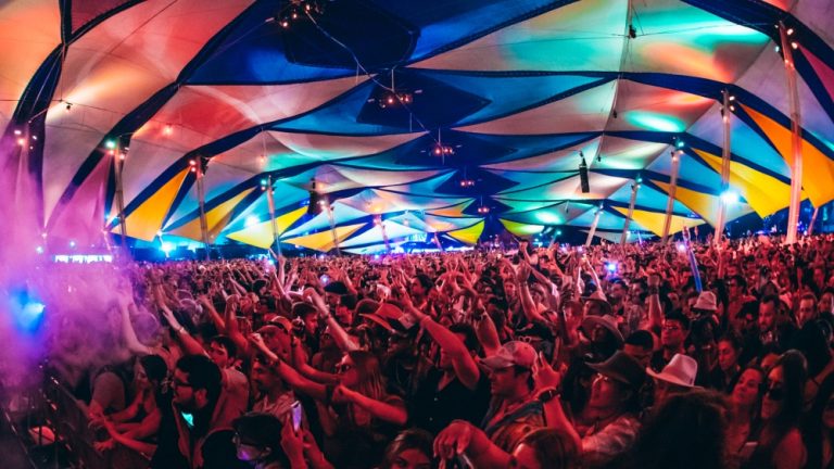 Comment la tente Do LaB de Coachella, avec ses programmations inédites, est devenue le secret ouvert le plus cool et le plus grand du festival.
	
	
