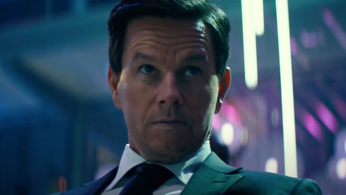 Mark Wahlberg as Sully in Uncharted movie