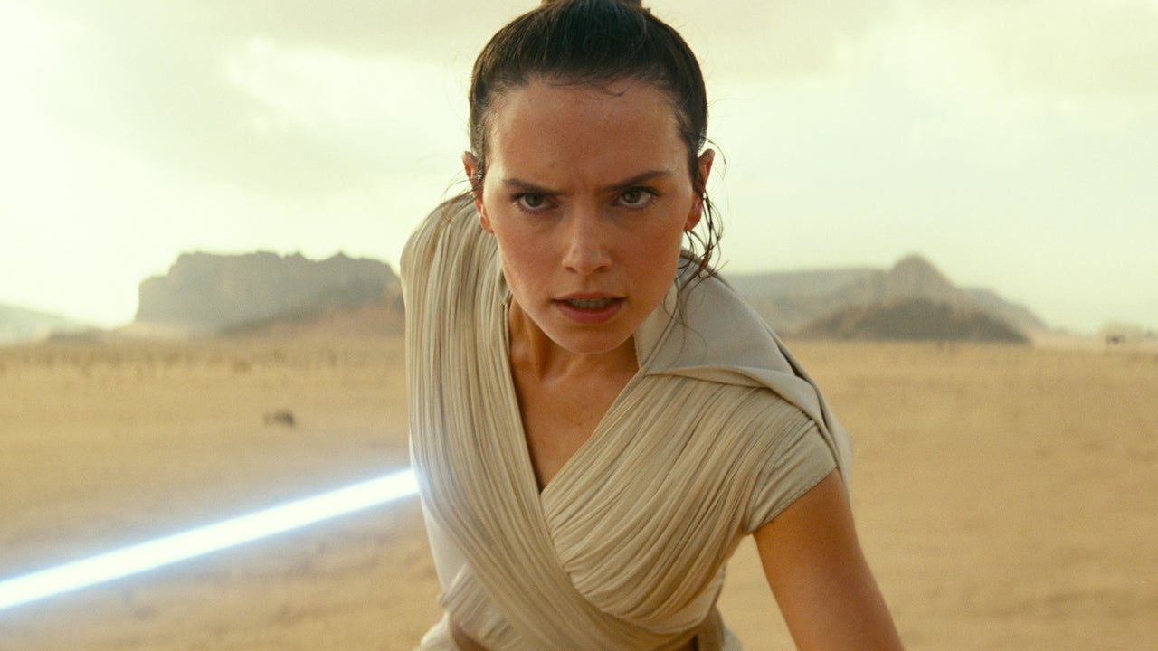 Daisy Ridley revient dans Star Wars dans le tournage du film après l'ascension de Skywalker
