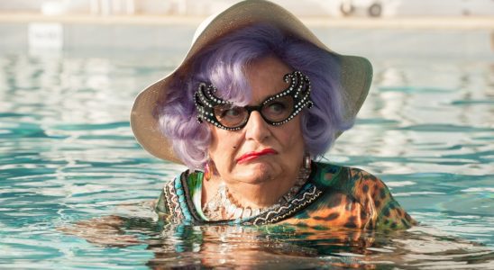 Dame Edna Everage Star Barry Humphries décède à l'âge de 89 ans