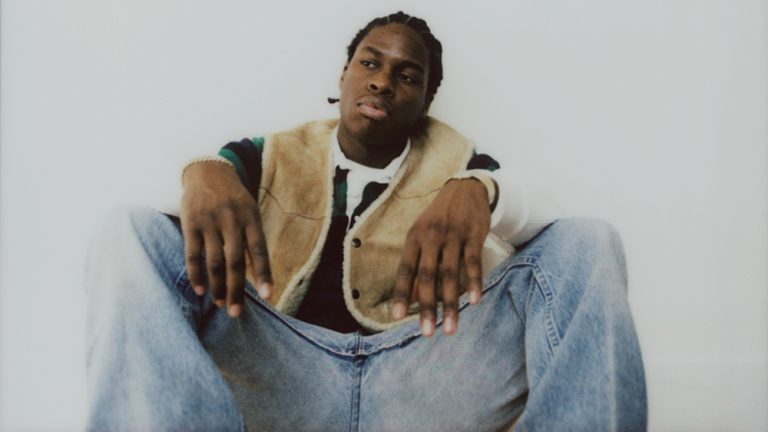 Daniel Caesar fait appel à son producteur intérieur pour le retour post-'Peaches' : 'J'avais hâte de le faire'
	
	
