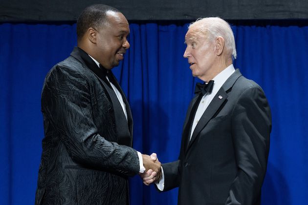 Dîner des correspondants de la Maison Blanche : meilleures blagues du président Biden, hôte Roy Wood Jr.