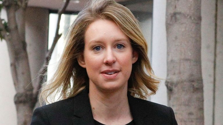 Elizabeth Holmes de Theranos perd son offre de rester en dehors de la prison
