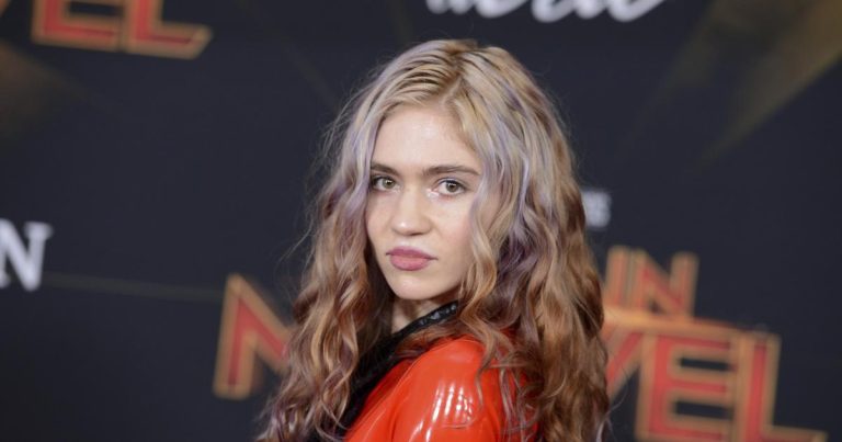 Grimes invite les artistes de l’IA à utiliser sa voix, promettant une répartition des redevances de 50 %