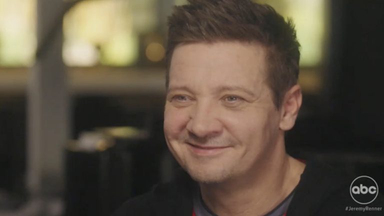  Jeremy Renner prend le blâme pour l'accident de chasse-neige, a crié "Pas aujourd'hui, Motherf-er!"  Juste avant d'être écrasé Les plus populaires doivent lire Inscrivez-vous aux newsletters Variété Plus de nos marques
	
	
