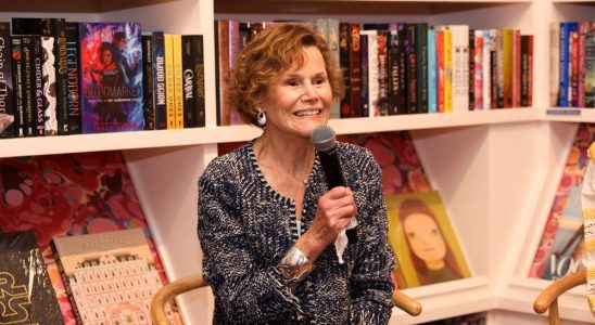 Judy Blume parle de censure avec le propriétaire d'une librairie de 16 ans : « Ce sont des gens comme vous qui nous donnent de l'espoir » Les plus populaires doivent être lus Inscrivez-vous aux newsletters Variety Plus de nos marques