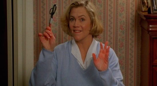 Kathleen Turner in "Serial Mom"