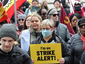 L'AFPC organise un rassemblement à Ottawa pour les familles avec de jeunes enfants qui seront touchées par les ordonnances de retour au travail des fonctionnaires alors qu'ils recherchent une garderie, le 31 mars 2023.