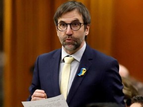 Steven Guilbeault, ministre canadien de l'environnement et du changement climatique, est photographié à la Chambre des communes le 22 mars 2022.