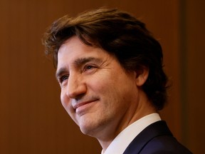 Le premier ministre du Canada Justin Trudeau participe à une conférence de presse sur la Colline du Parlement à Ottawa le 17 février 2023.