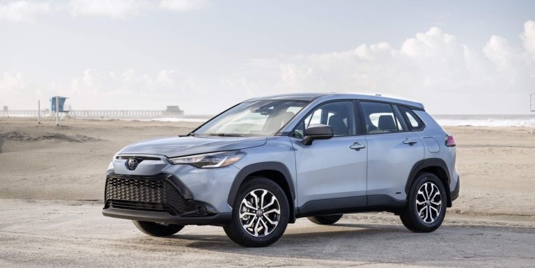 La Toyota Corolla Cross hybride 2023 démarre à un peu moins de 30 000 $