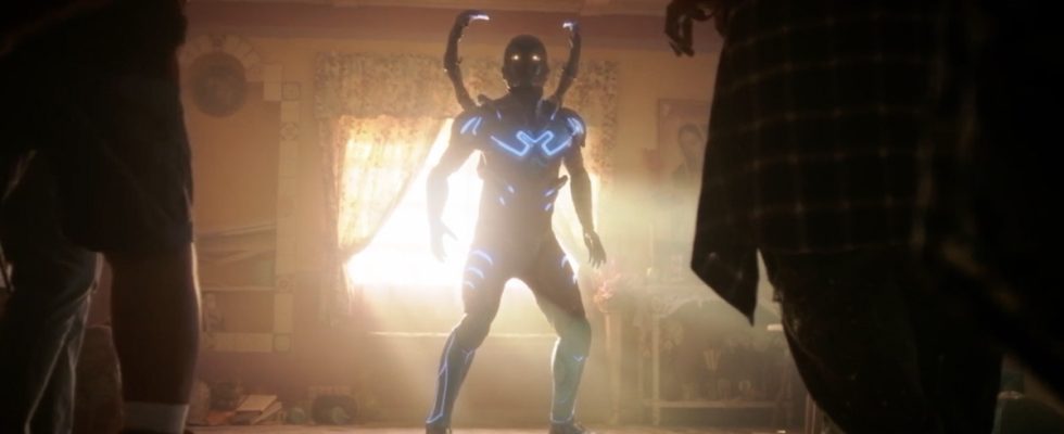 La bande-annonce de Blue Beetle donne au super-héros de DC une épée destructrice