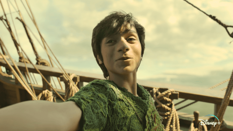 La bande-annonce de Swashbuckling pour le film Peter Pan de Disney Plus tombe, et je suis accro