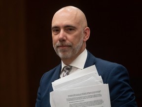 Le directeur parlementaire du budget, Yves Giroux, affirme dans un nouveau rapport que les dépenses de fonctionnement du gouvernement fédéral ont explosé pendant la pandémie, grâce à "enregistrer" la croissance de la fonction publique et une hausse des salaires des fonctionnaires à temps plein.