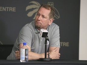 L'entraîneur des Raptors, Nick Nurse, s'adresse aux médias un jour après la fin de leur saison.