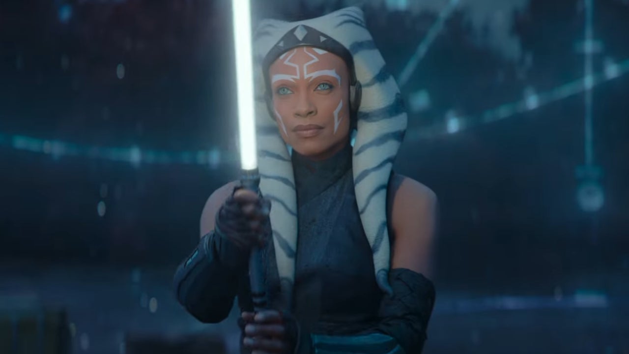 La star d'Ahsoka, Rosario Dawson, s'est entraînée 14 heures par semaine pour recréer des cascades animées
