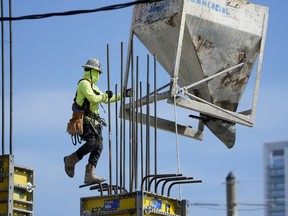 Un ouvrier sur un chantier