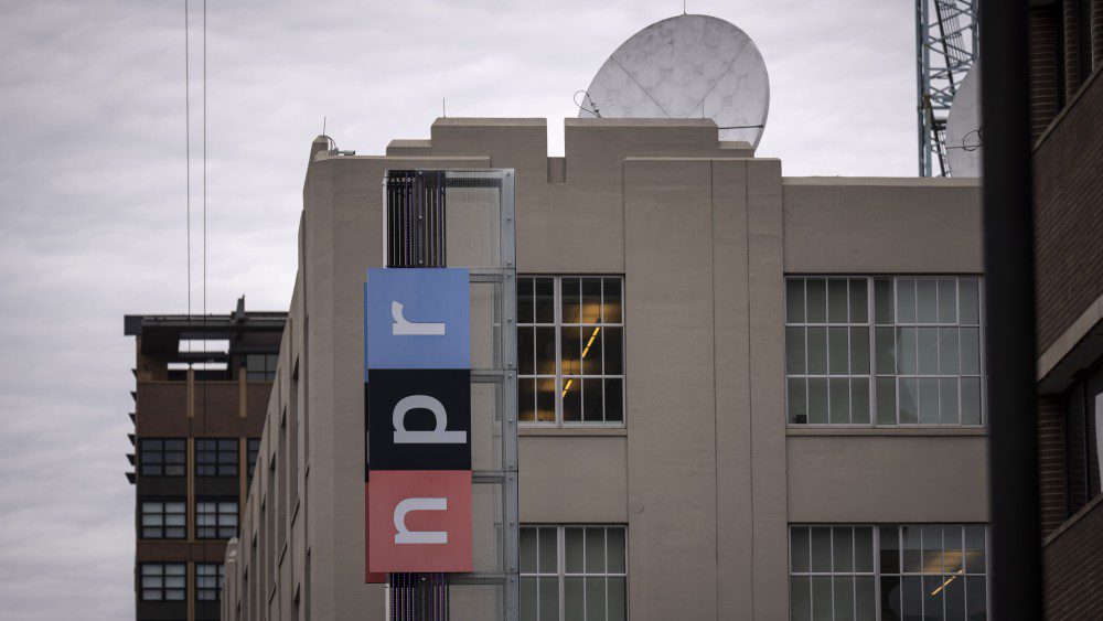 Le PDG de NPR dénonce Twitter pour avoir qualifié son compte de « média affilié à l'État » : c'est « inacceptable »
	
	
