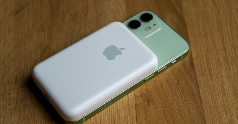 Le casque de réalité mixte d’Apple pourrait se connecter à une batterie qui ressemble à celle de l’iPhone