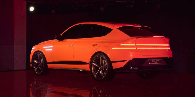 Le concept Genesis GV80 Coupé semble orange et prêt pour la production