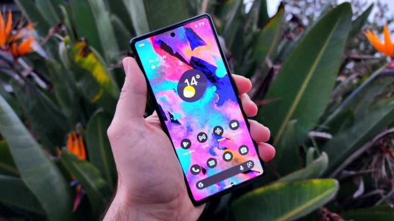 Le design et les couleurs de Google Pixel 7a fuient dans les images de déballage