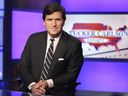 L'animateur de Fox News, Tucker Carlson, est accusé d'avoir attisé le ressentiment contre les personnes trans, suggérant qu'elles 