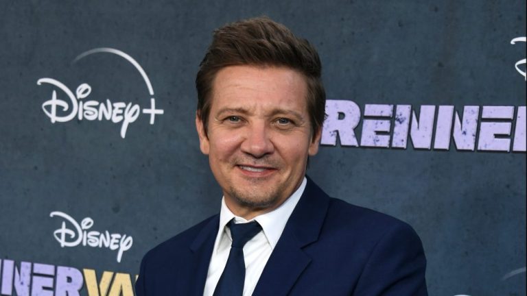 Le neveu de Jeremy Renner détaille l'accident de chasse-neige dans les images de la caméra corporelle : "Ça a commencé à venir vers moi, à pleine puissance" Les plus populaires doivent être lus
	
	
