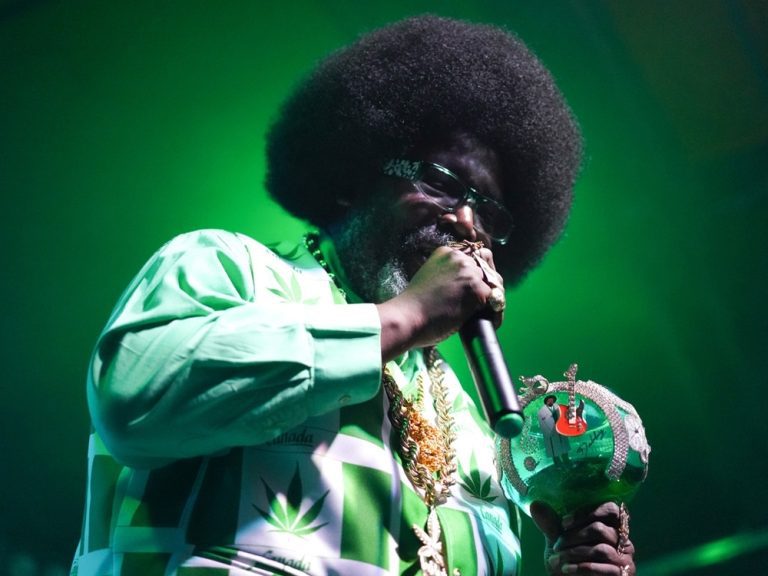 Le rappeur Afroman poursuivi en justice par sept flics qui ont perquisitionné son domicile