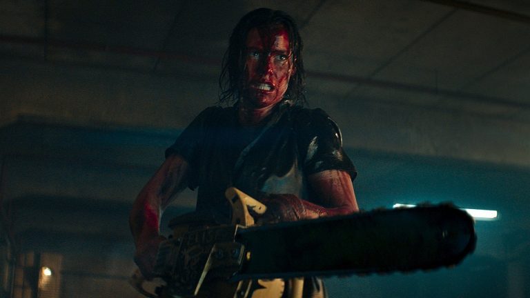 Le réalisateur d'Evil Dead Rise évoque la possibilité d'un film croisé en franchise : "Je ne serais pas choqué"
