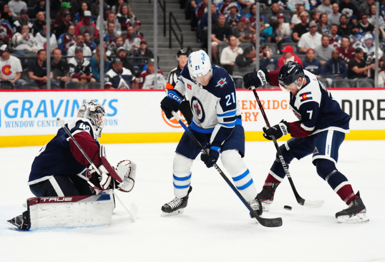 Les Jets abandonnent le dernier match et attendent leur adversaire au premier tour