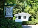 Une vue générale de l'entrée du Augusta National Golf Club avant le tournoi des maîtres 2023 au Augusta National Golf Club dimanche.