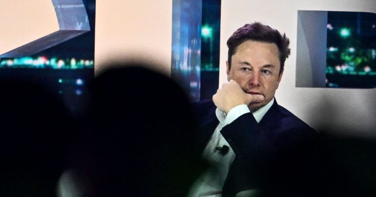 Les avocats de Tesla affirment que les déclarations passées d’Elon Musk sur la sécurité de la conduite autonome pourraient n’être que des deepfakes