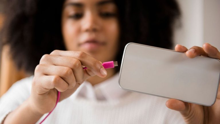 Les bornes de recharge publiques sont un danger pour votre sécurité