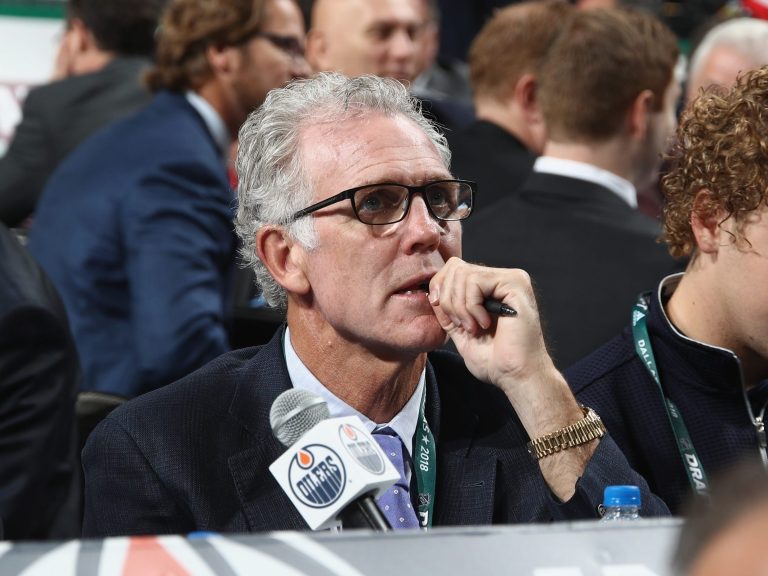 Les entraîneurs adjoints des pompiers des Blues Craig MacTavish et Mike Van Ryn