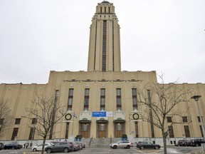 Le don à l'Université de Montréal, ci-dessus, était destiné aux bourses d'études et aux bourses d'études en droit qui aident les étudiants québécois à visiter la Chine.