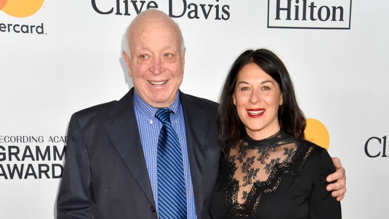 Mandy, la fille de Seymour Stein, revient sur l'héritage de son père : "Il a créé une bande-son intouchable"
