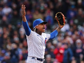 Marcus Stroman des Chicago Cubs célèbre après avoir abandonné l'équipe en sixième manche contre les Milwaukee Brewers au Wrigley Field le 30 mars 2023 à Chicago, Illinois.