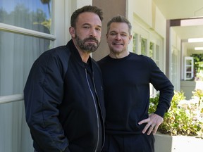 Ben Affleck, à gauche, et Matt Damon posent pour un portrait afin de promouvoir le film 