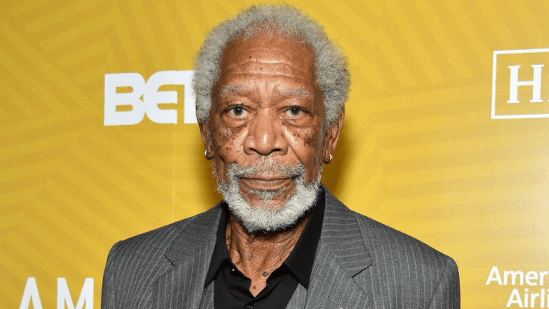 Morgan Freeman : « Le mois de l'histoire des Noirs est une insulte », tout comme le terme « Afro-américain » le plus populaire à lire
	
	
