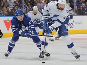 L'ailier recrue des Leafs Matthew Knies, disputant son premier match éliminatoire et son premier match à la Scotiabank Arena, a écopé d'un penalty contre Nick Paul de Tampa Bay hier soir.