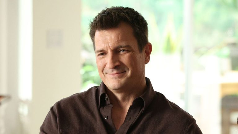 Nathan Fillion de la recrue célèbre le renouvellement d'ABC pour la saison 6 : "Je ne pourrais pas être plus fier"
