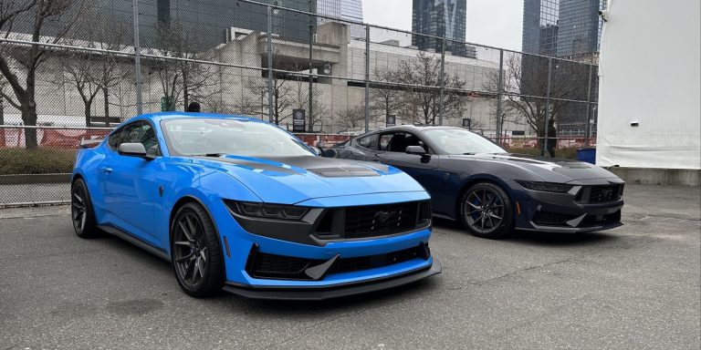 Nous avons roulé dans la Ford Mustang Dark Horse 2024 et avons senti son potentiel