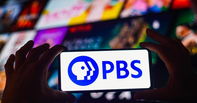 PBS a également quitté Twitter à cause de son label « médias financés par le gouvernement »