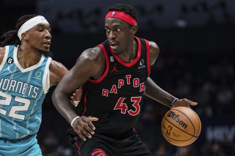 Pascal Siakam ouvre la voie alors que les Raptors font rouler les Hornets