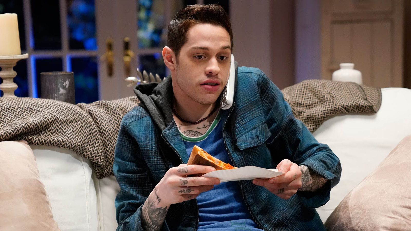 Pete Davidson reviendra à Saturday Night Live en tant qu'hôte invité le 6 mai.
