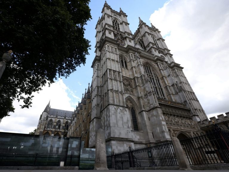 Pieds de roi : l’abbaye de Westminster proposera des visites pieds nus