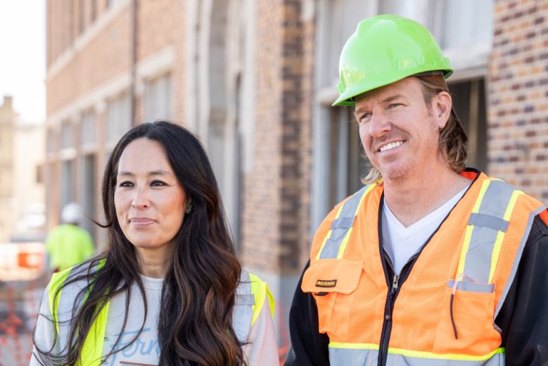 Chip and Joanna Gaines in Max's "Fixer Upper: The Hotel"