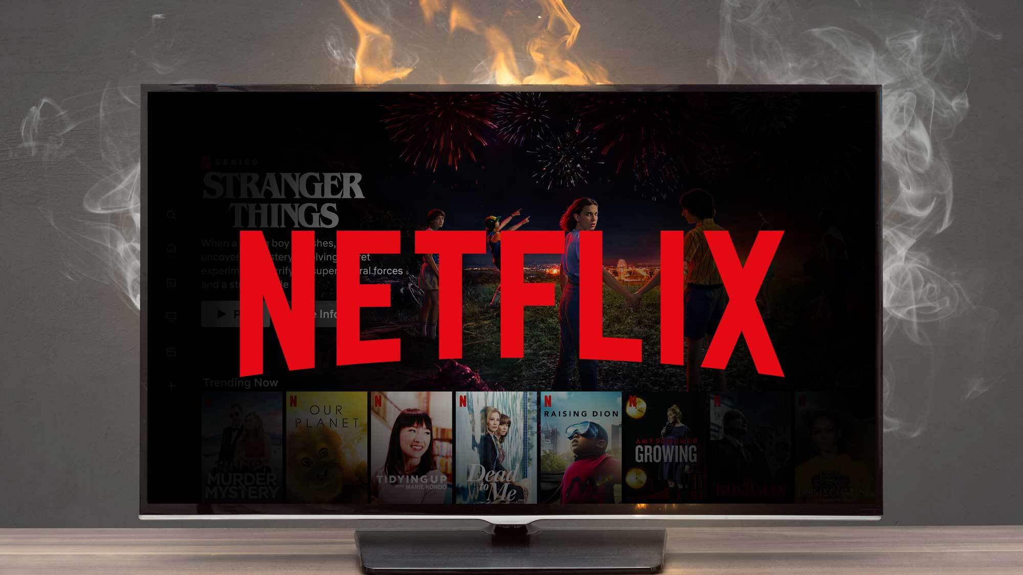 Un téléviseur avec le logo netflix et l'art du spectacle est en feu