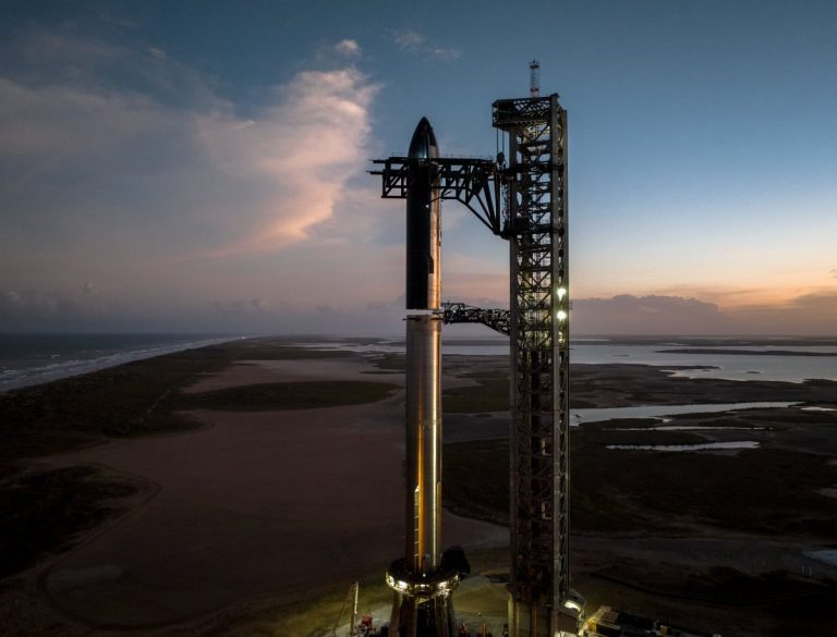 Regardez SpaceX essayer de piloter un vaisseau spatial entièrement empilé pour la première fois