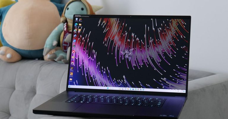 Revue Razer Blade 18 : Surpuissant et surdimensionné